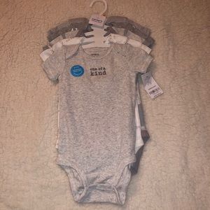 Carter’s 5-piece Onesie Set